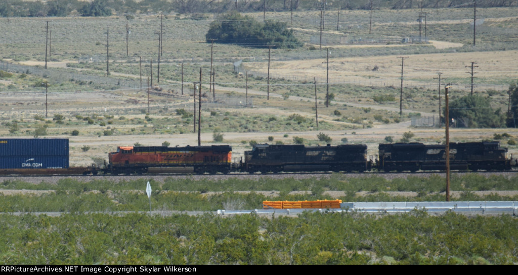 NS ????, 9785, and BNSF 7255